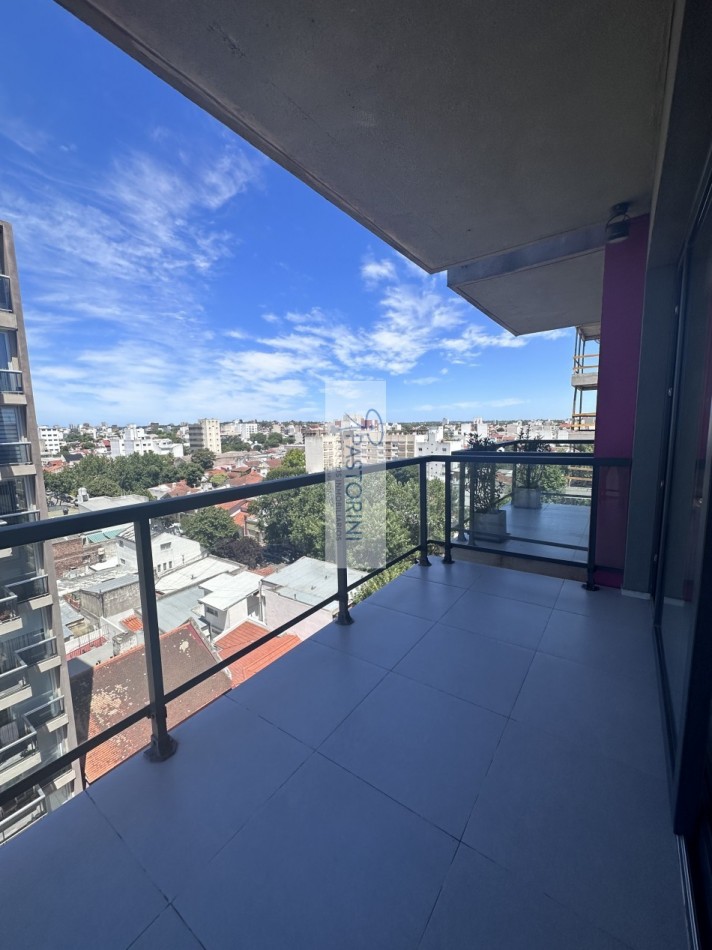 ALQUILER SEMIPISO con COCHERA Y BAULERA en PLAZA MITRE
