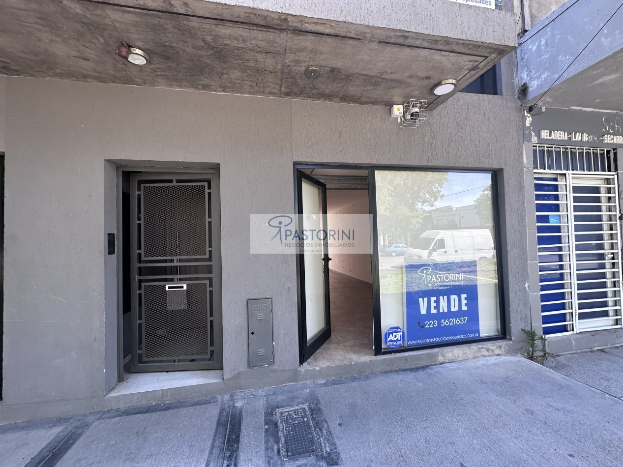 LOCAL impecable en VENTA sobre Av.Libertad
