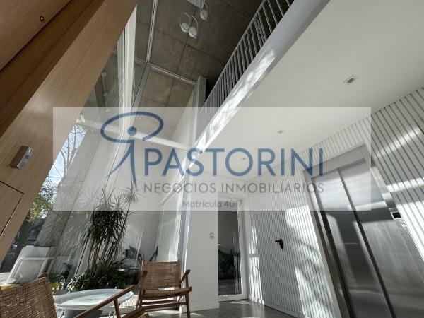 ALQUILAMOS MODERNO SEMIPISO de 2amb  con COCH en Plaza Mitre 