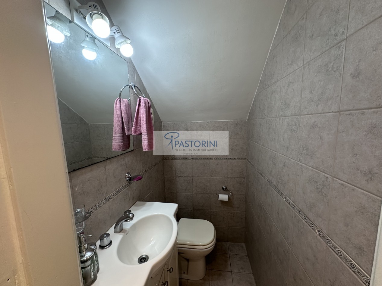 HERMOSA CASA EN BARRIO LA PERLA