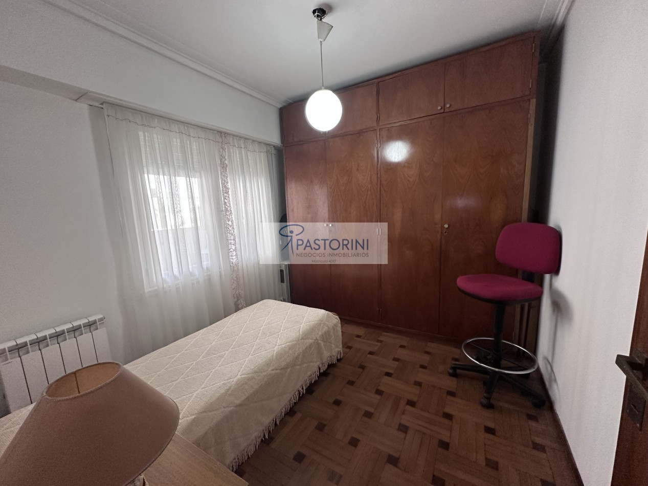 HERMOSA CASA EN BARRIO LA PERLA