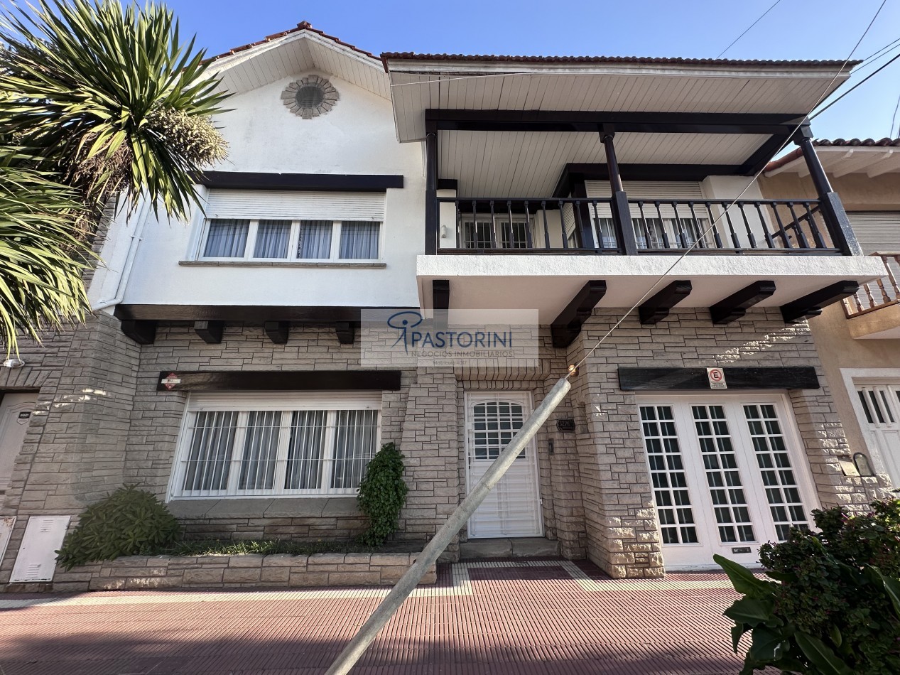 HERMOSA CASA EN BARRIO LA PERLA