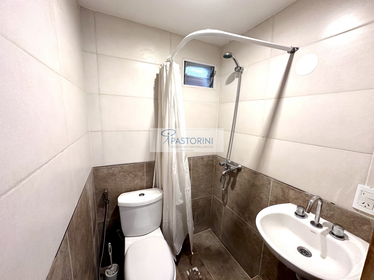 LOCAL impecable en VENTA sobre Av.Libertad