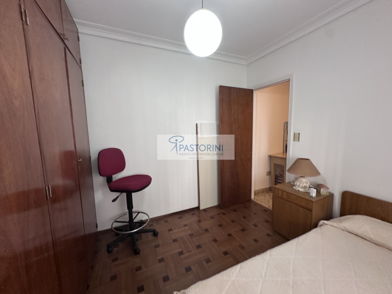 HERMOSA CASA EN BARRIO LA PERLA