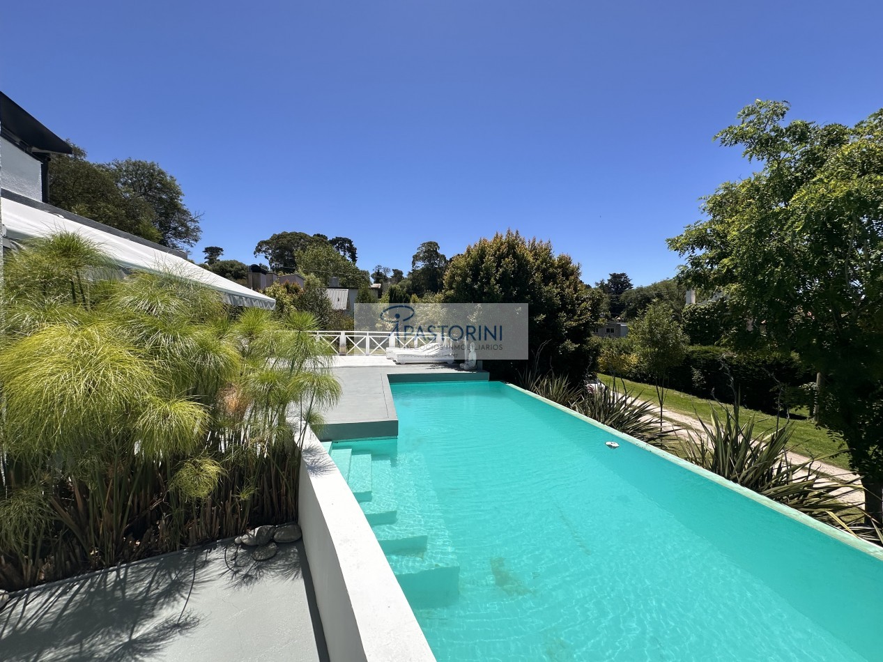 VENDEMOS ESPECTACULAR CASA EN SIERRAS DE LOS PADRES