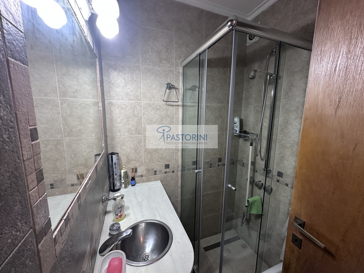 HERMOSA CASA EN BARRIO LA PERLA