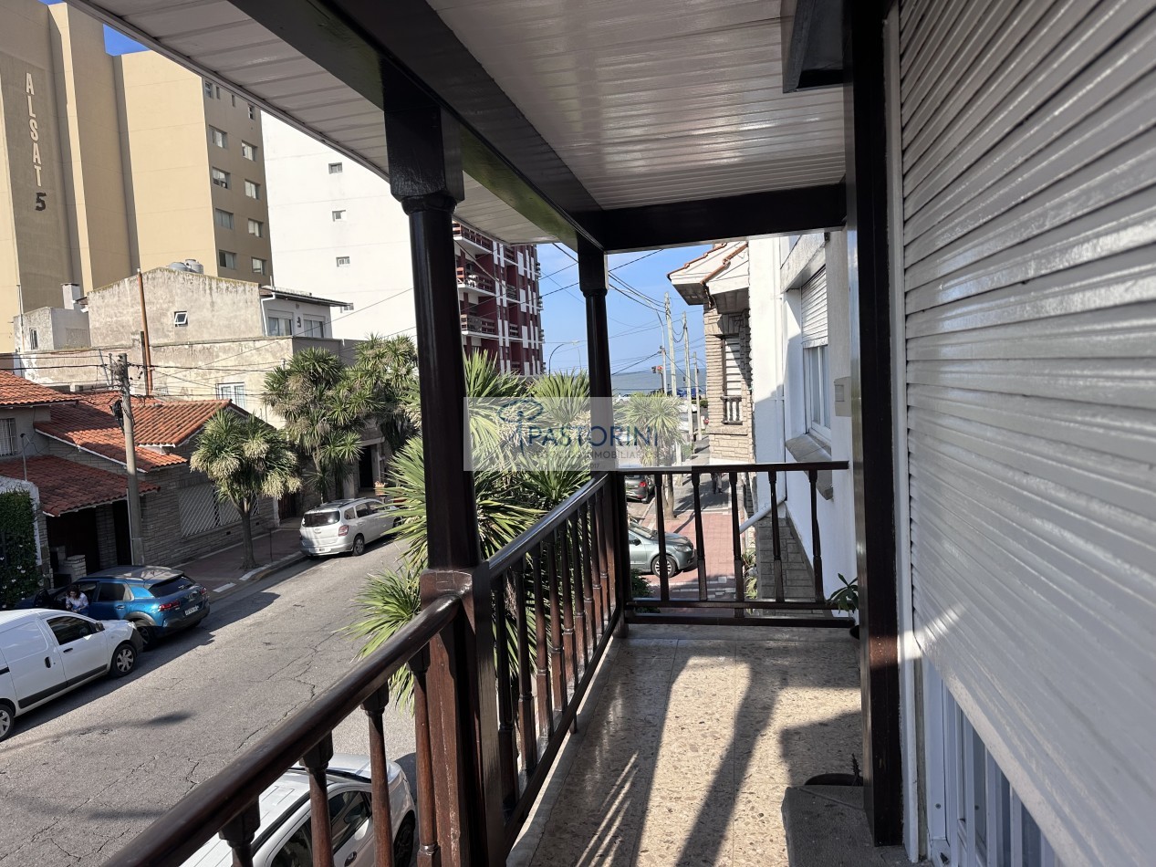 HERMOSA CASA EN BARRIO LA PERLA