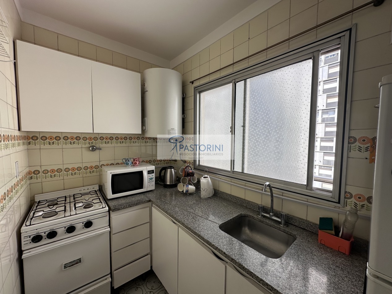 Impecable 2amb con balcon en Maral 33 - Plaza Colon 