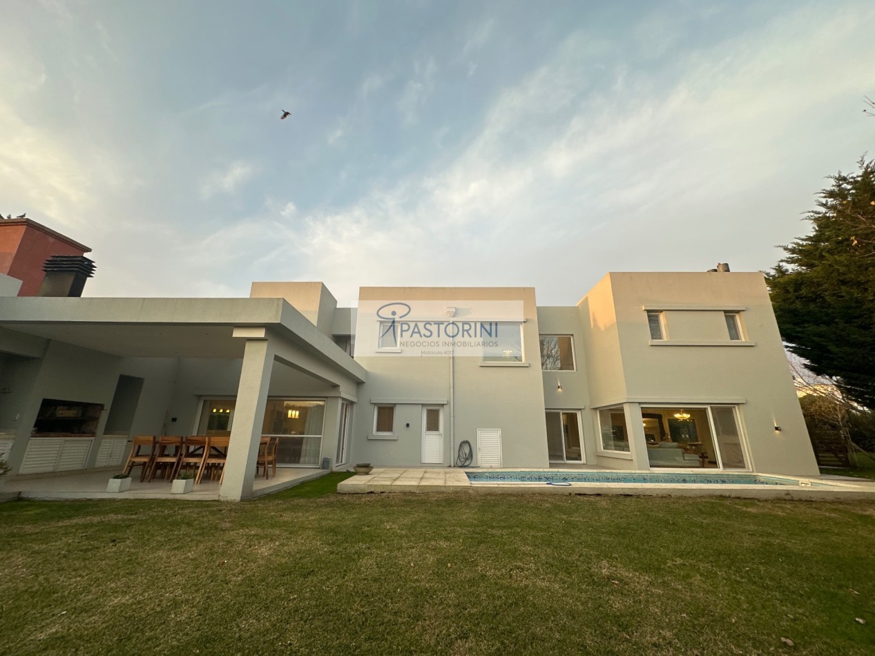 Importante CASA en ARENAS del SUR