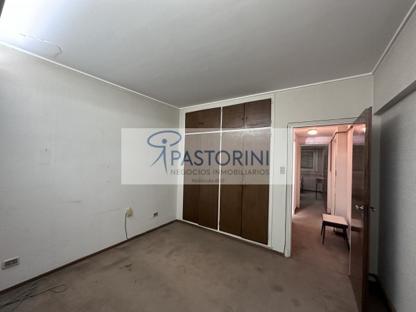 AMPLIO DPTO 3 AMB EN VENTA  + DEPENDENCIA en el CENTRO 