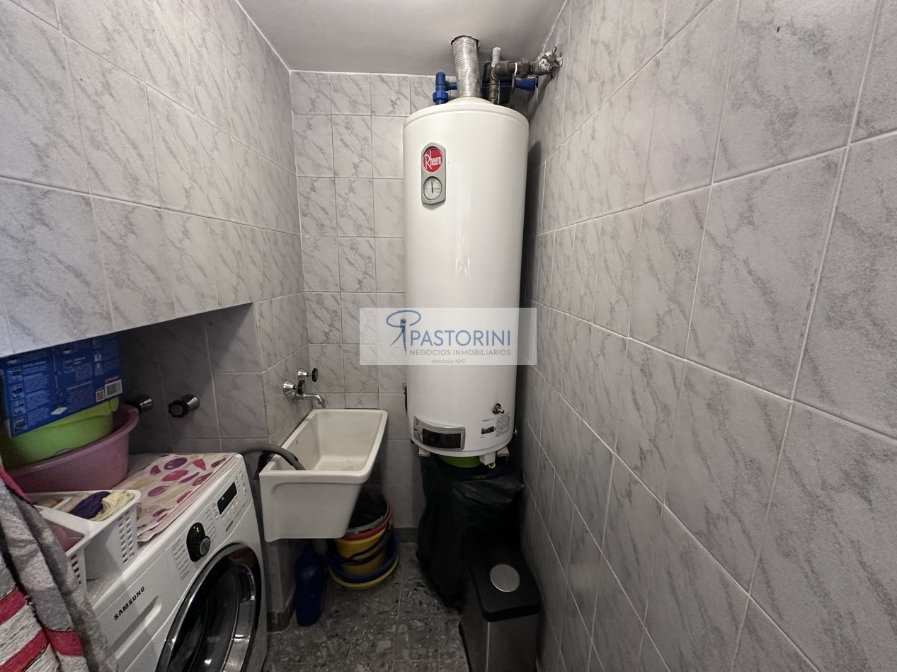 HERMOSA CASA EN BARRIO LA PERLA