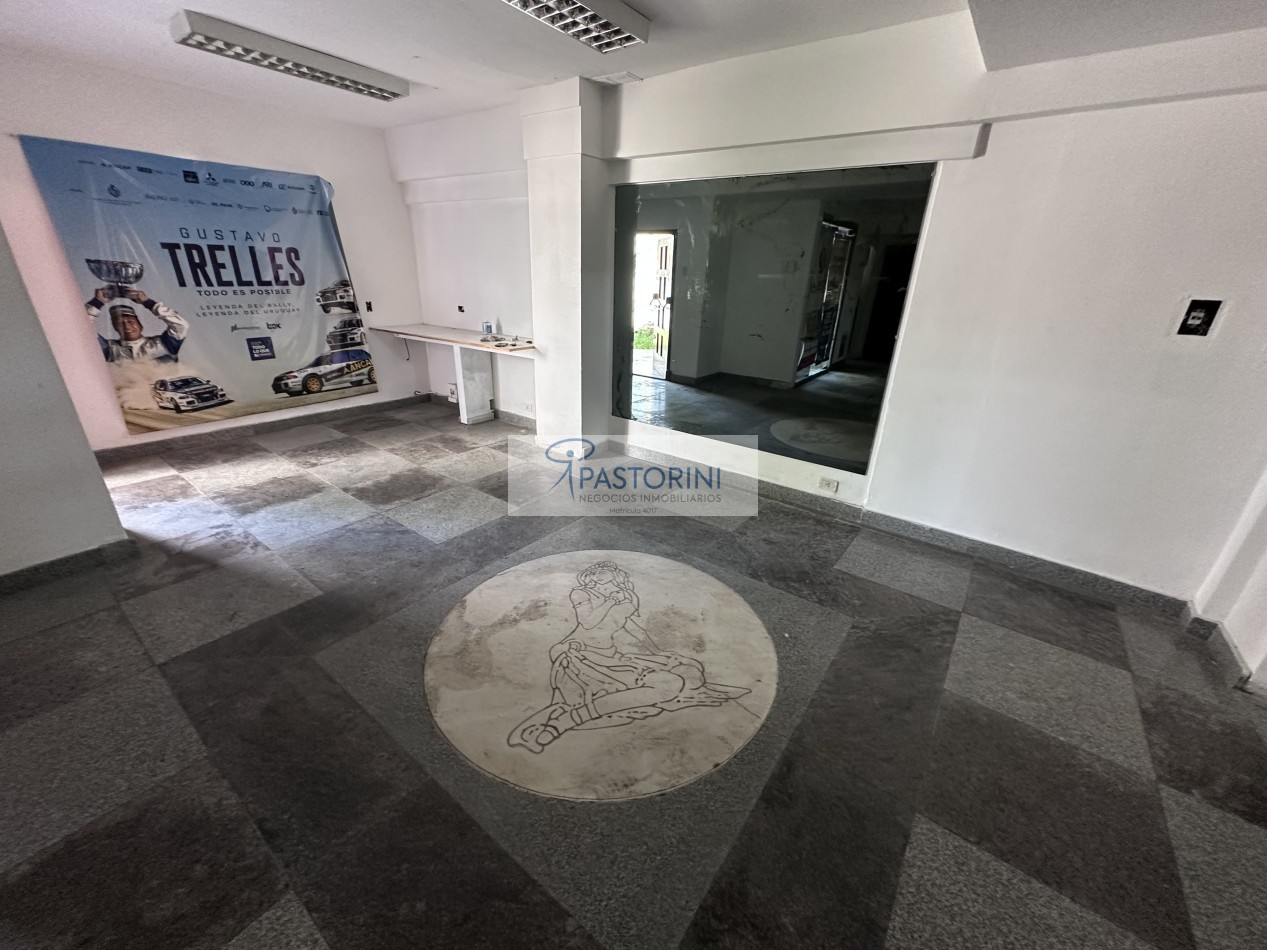 Importante local sobre Av. Constitucion 