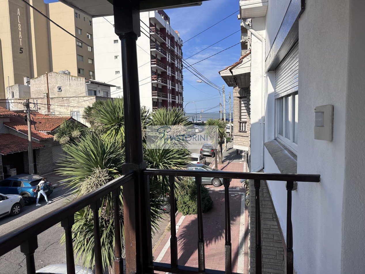 HERMOSA CASA EN BARRIO LA PERLA