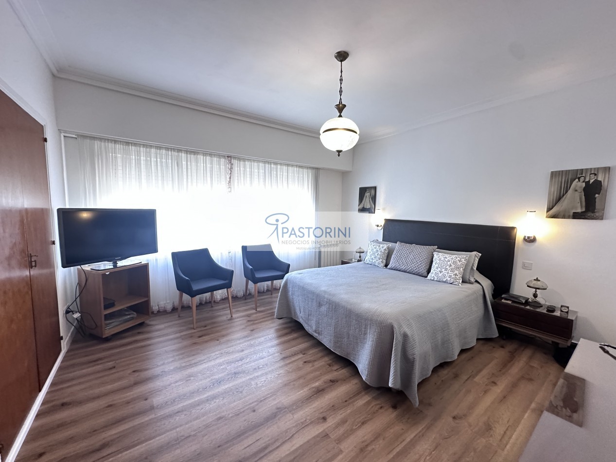 HERMOSA CASA EN BARRIO LA PERLA