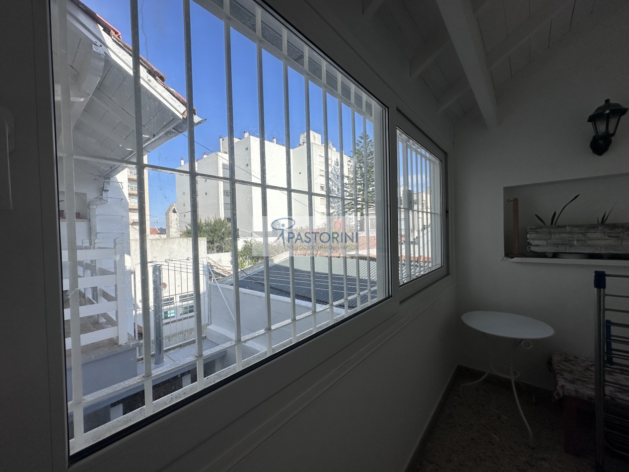 HERMOSA CASA EN BARRIO LA PERLA