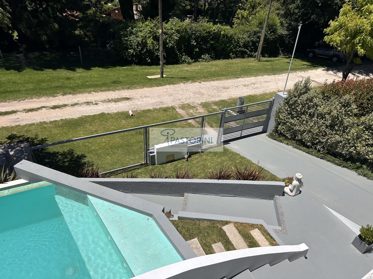 VENDEMOS ESPECTACULAR CASA EN SIERRAS DE LOS PADRES