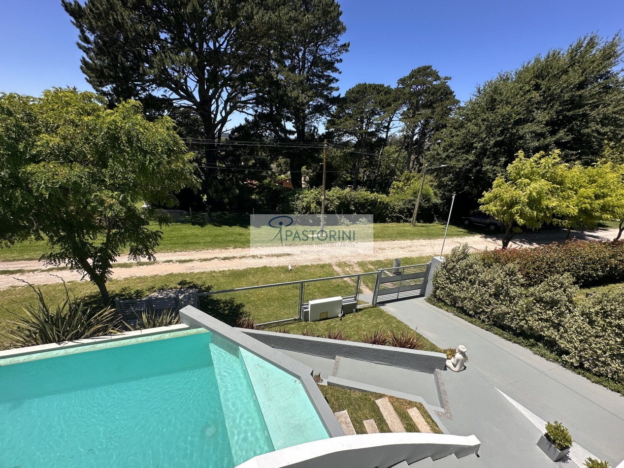 VENDEMOS ESPECTACULAR CASA EN SIERRAS DE LOS PADRES