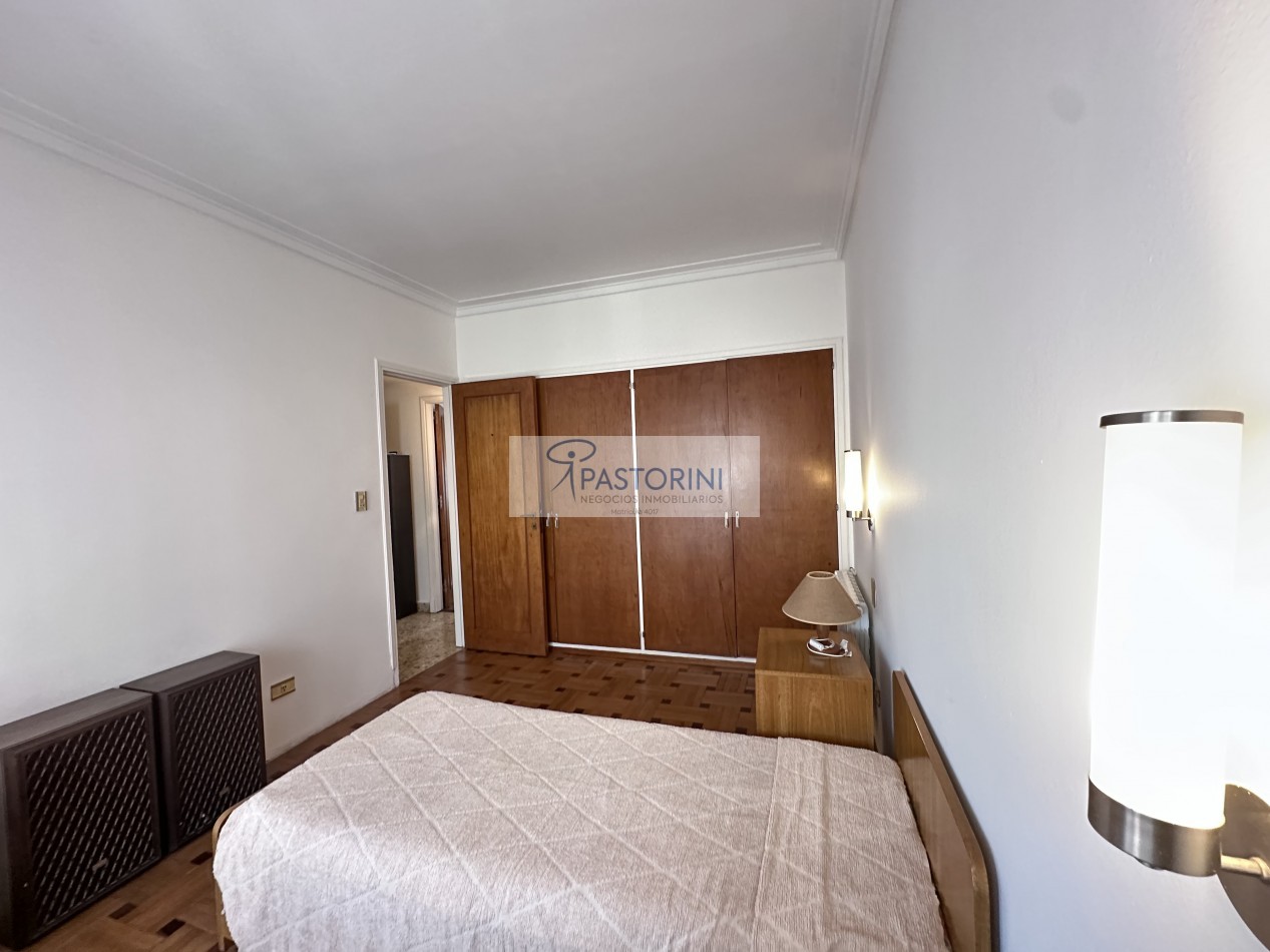 HERMOSA CASA EN BARRIO LA PERLA