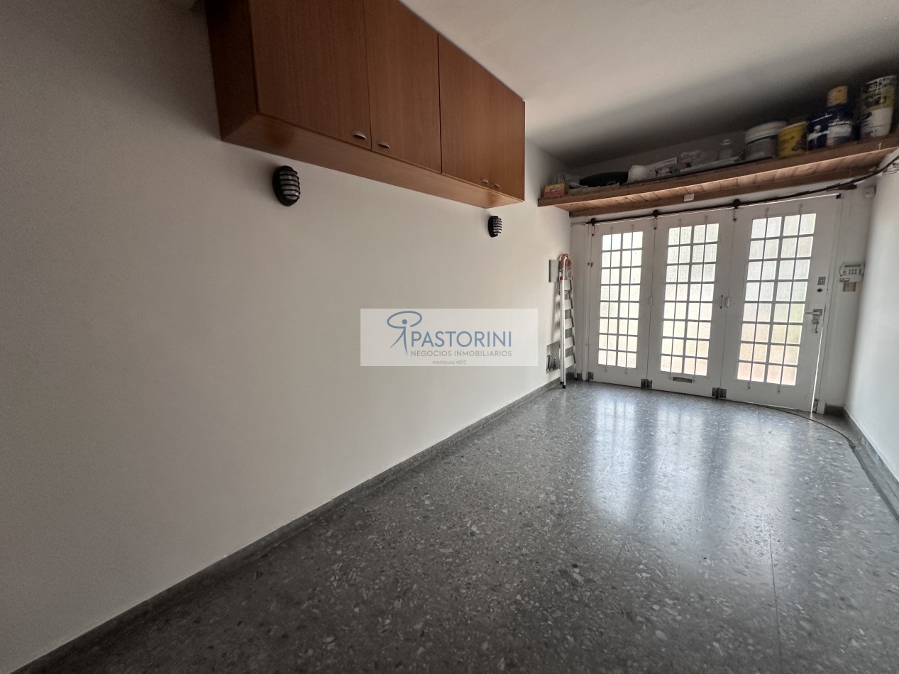 HERMOSA CASA EN BARRIO LA PERLA