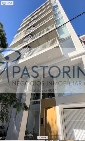 ALQUILAMOS MODERNO SEMIPISO de 2amb  con COCH en Plaza Mitre 