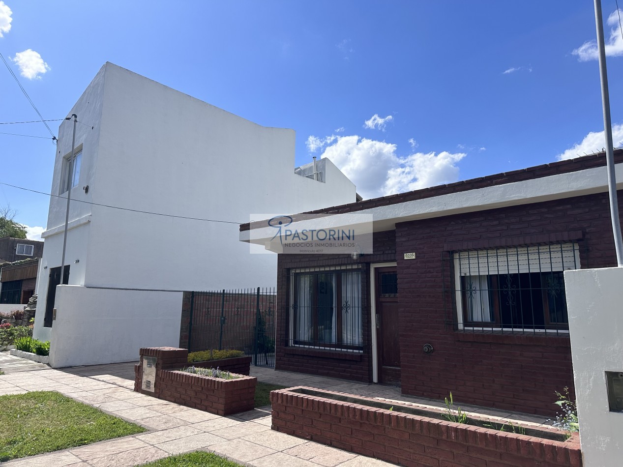 Impecable casa con parque en venta 