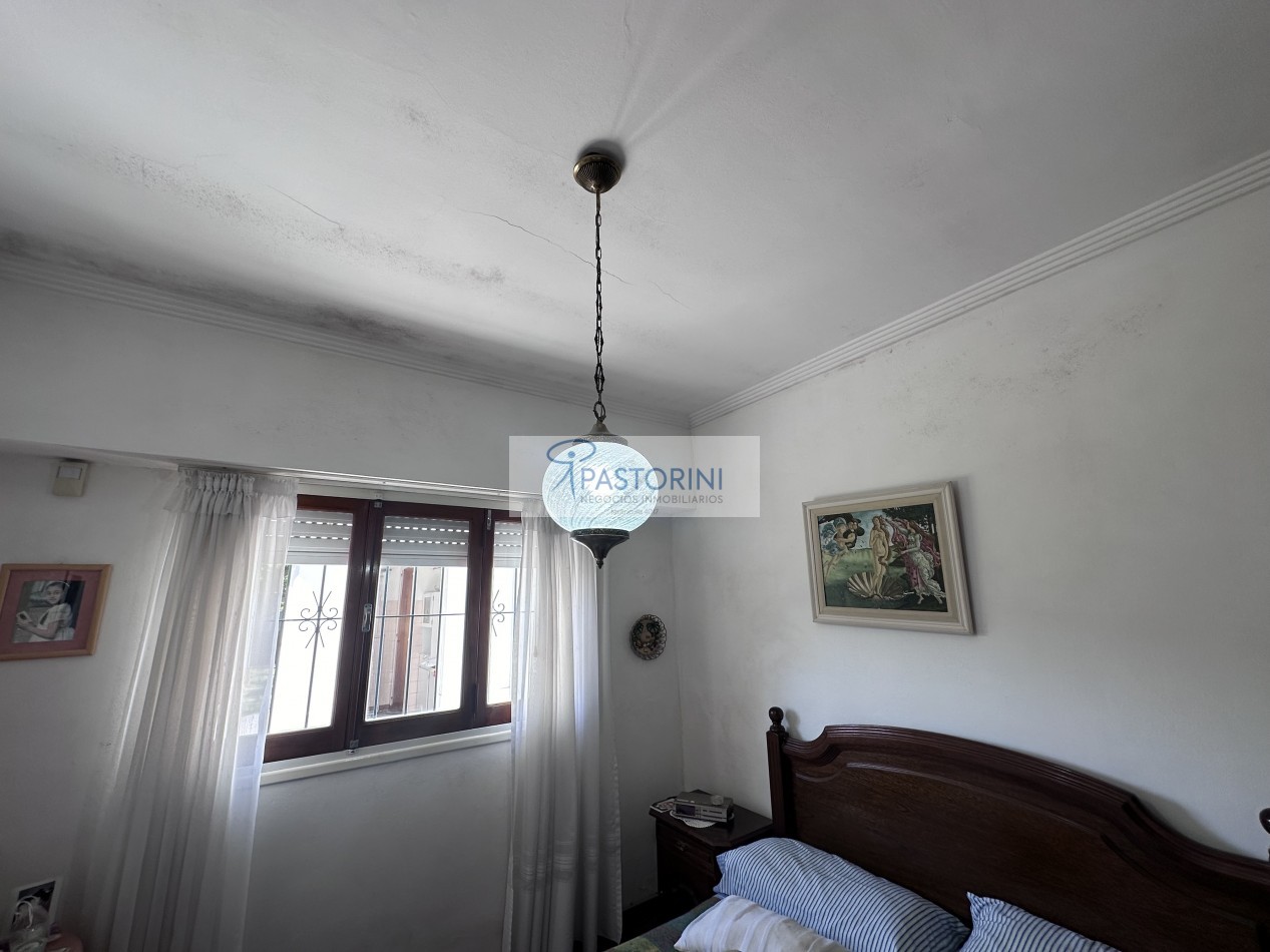 Impecable casa con parque en venta 