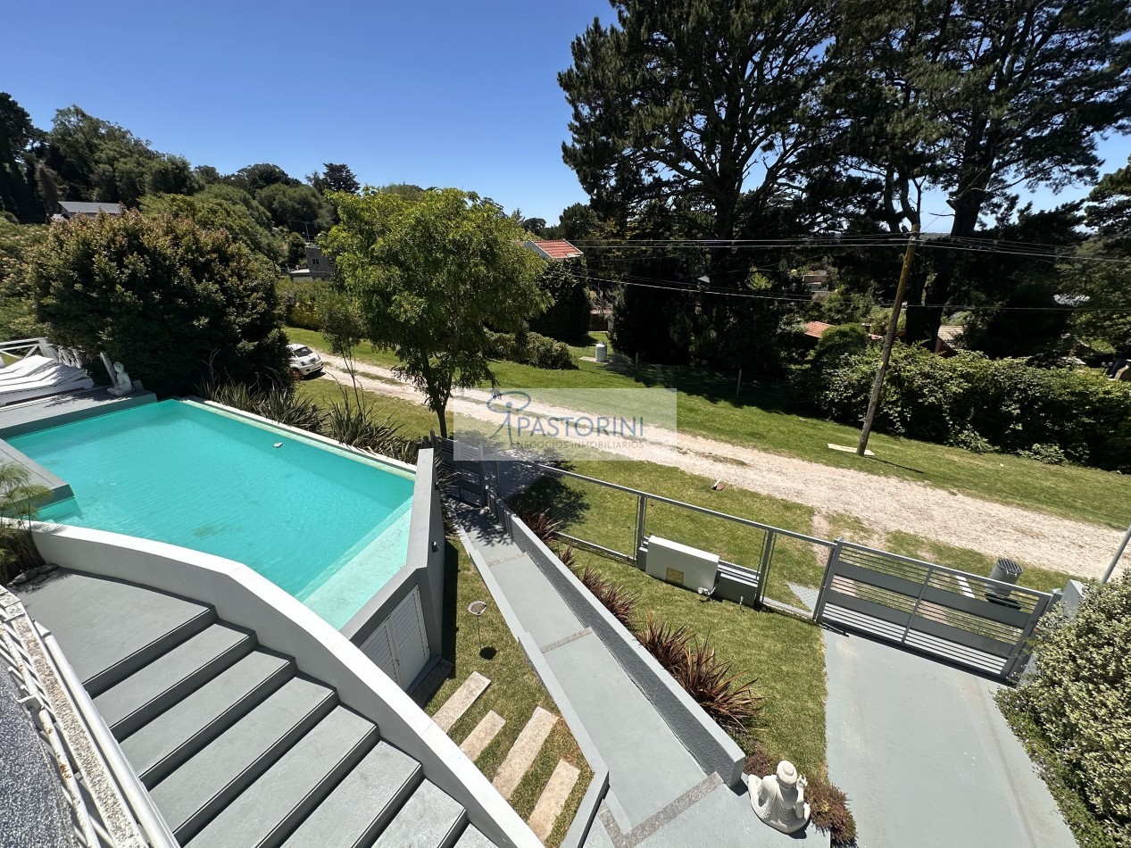 VENDEMOS ESPECTACULAR CASA EN SIERRAS DE LOS PADRES