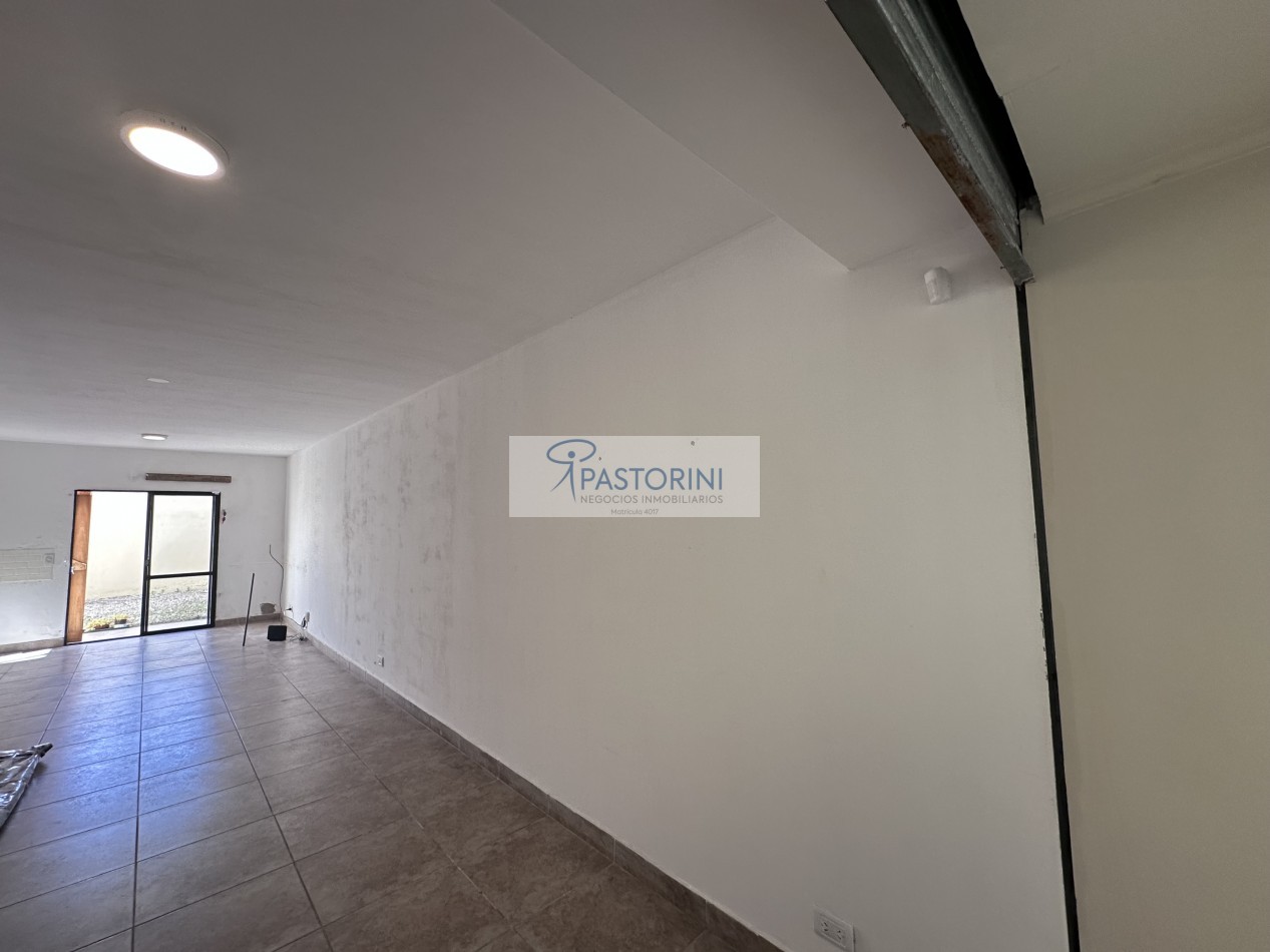 LOCAL impecable en VENTA sobre Av.Libertad
