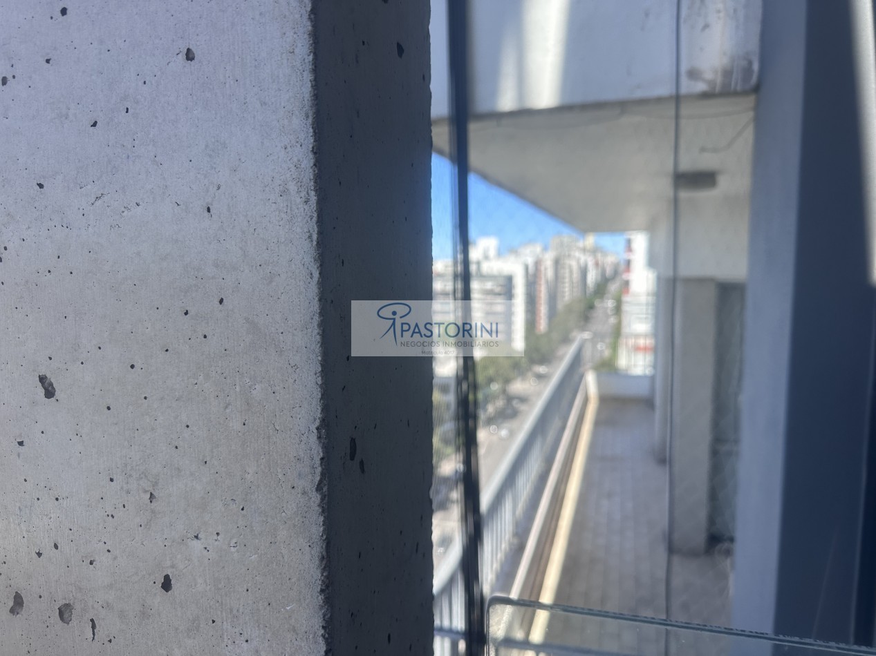 Vendemos Semipiso de 2 amb en Plaza Mitre con COCH y baulera
