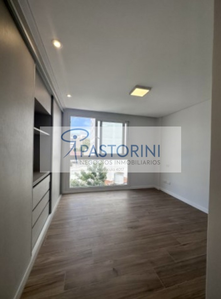 ALQUILAMOS MODERNO SEMIPISO de 2amb  con COCH en Plaza Mitre 