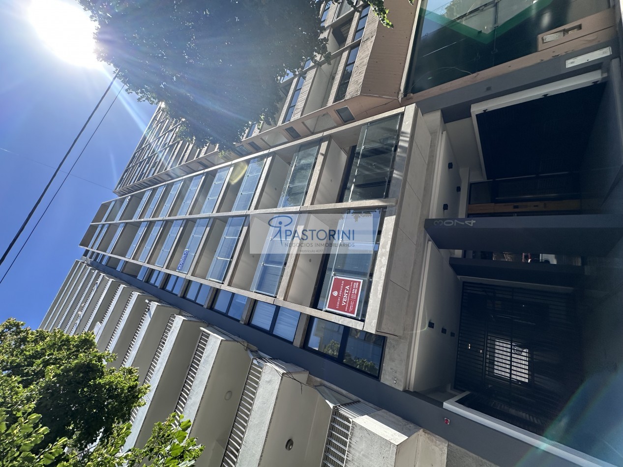 Vendemos Semipiso de 2 amb en Plaza Mitre con COCH y baulera