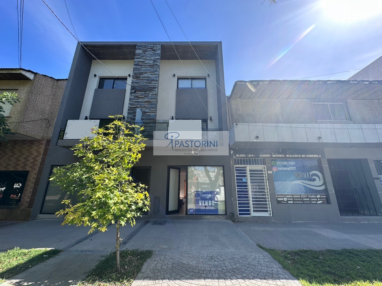 LOCAL impecable en VENTA sobre Av.Libertad