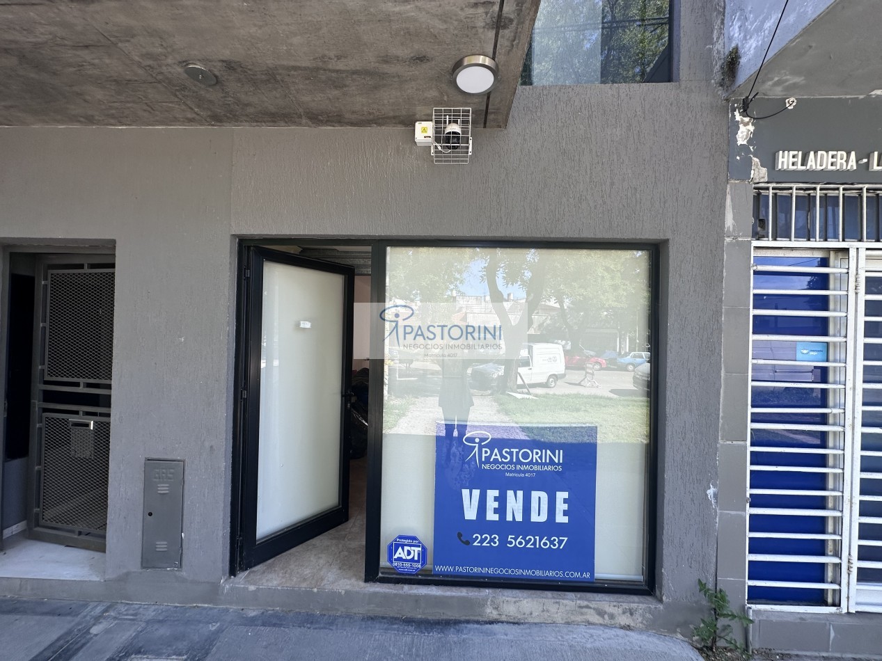 LOCAL impecable en VENTA sobre Av.Libertad