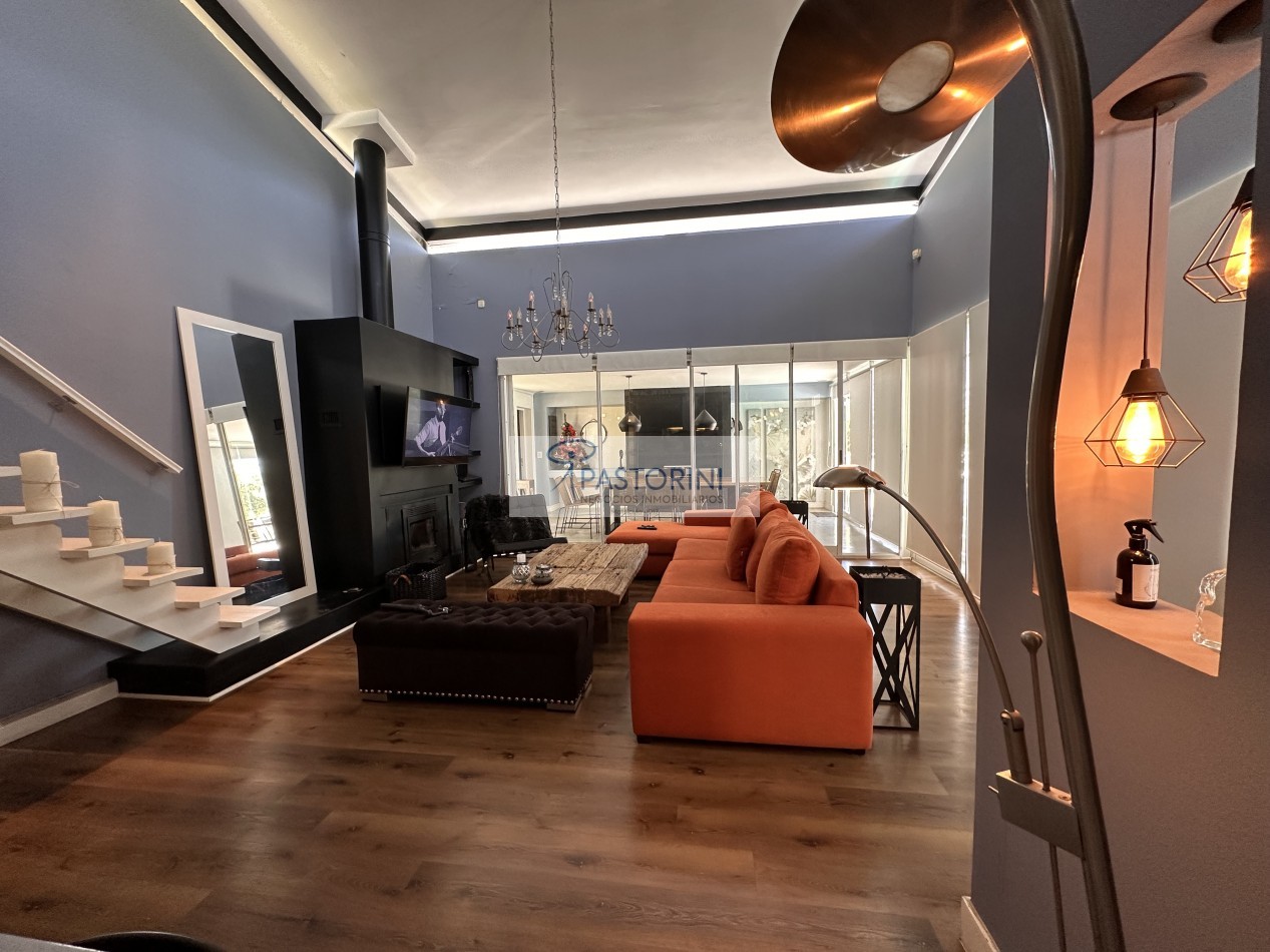 VENDEMOS ESPECTACULAR CASA EN SIERRAS DE LOS PADRES