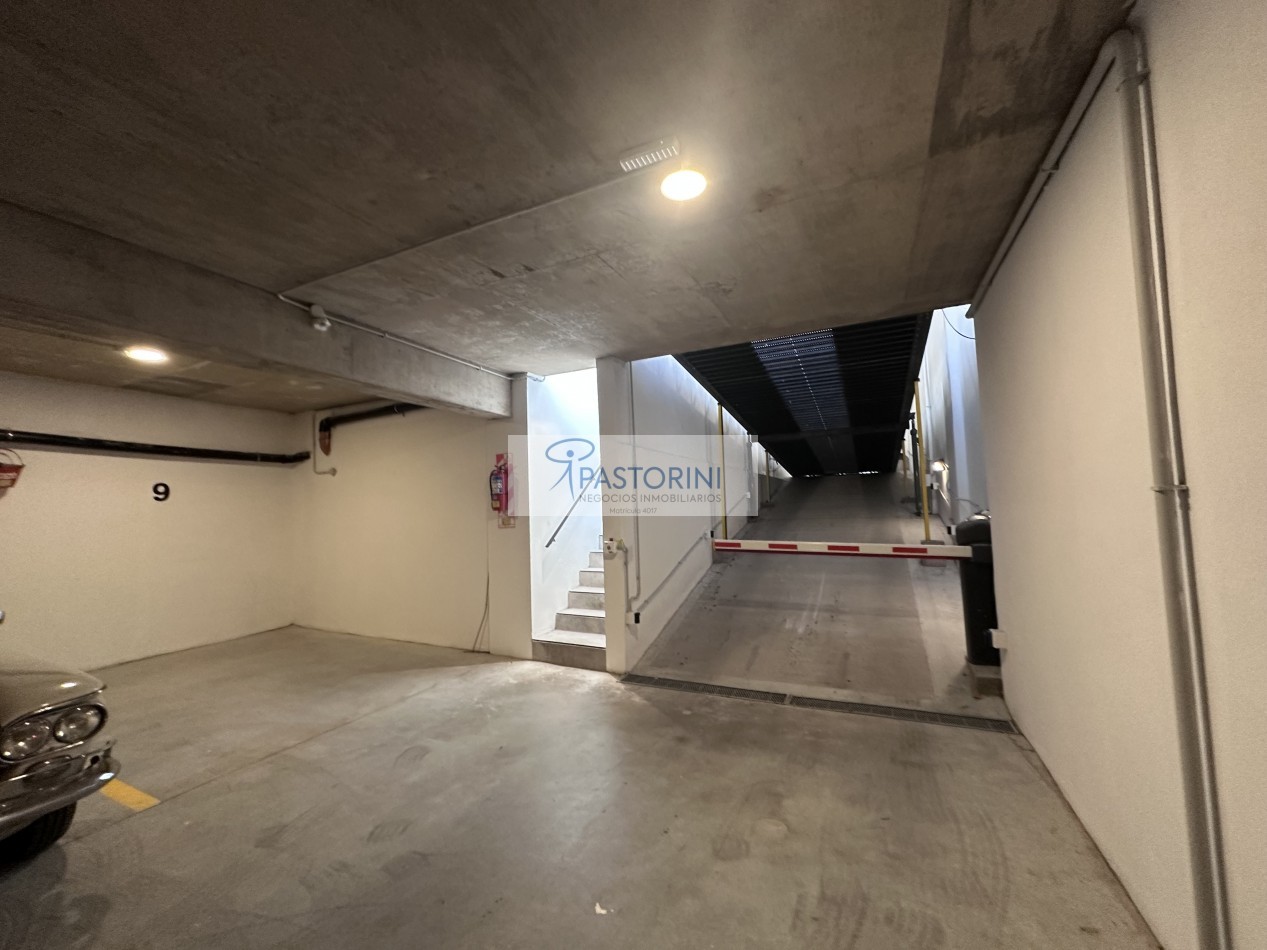Vendemos Semipiso de 2 amb en Plaza Mitre con COCH y baulera