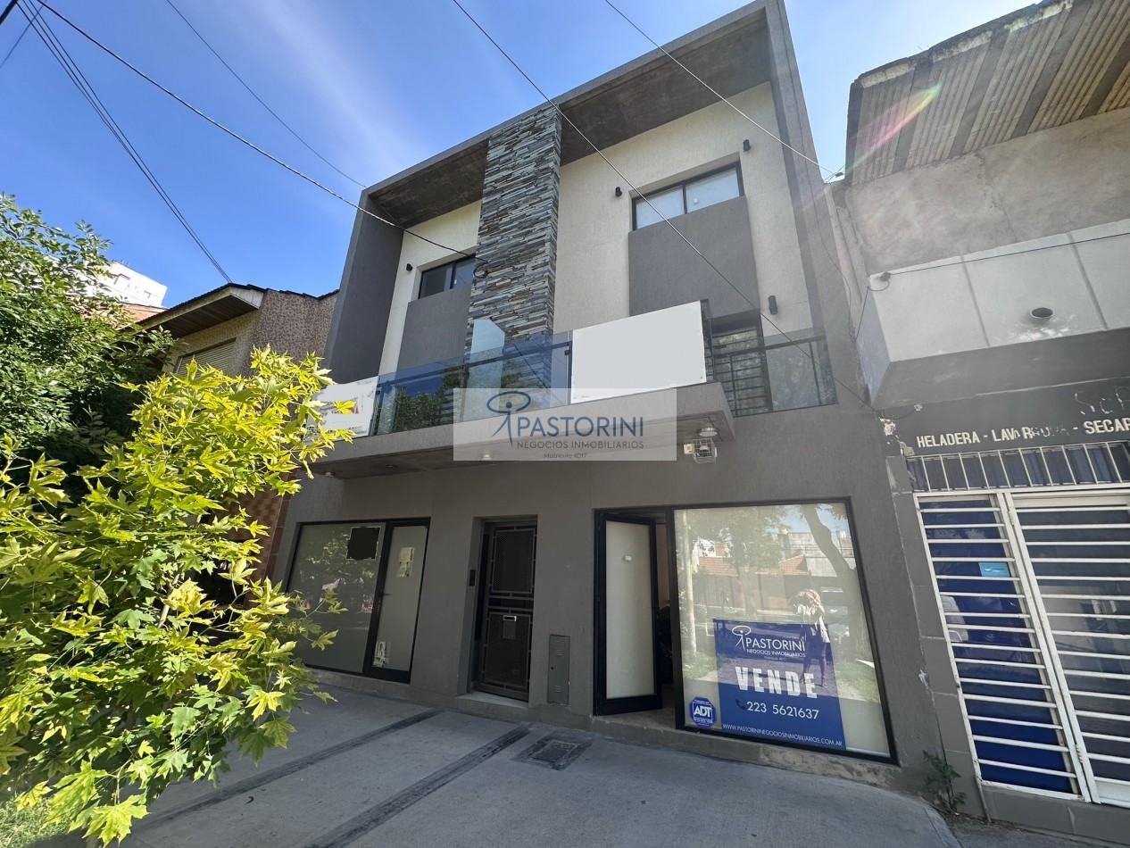 LOCAL impecable en VENTA sobre Av.Libertad