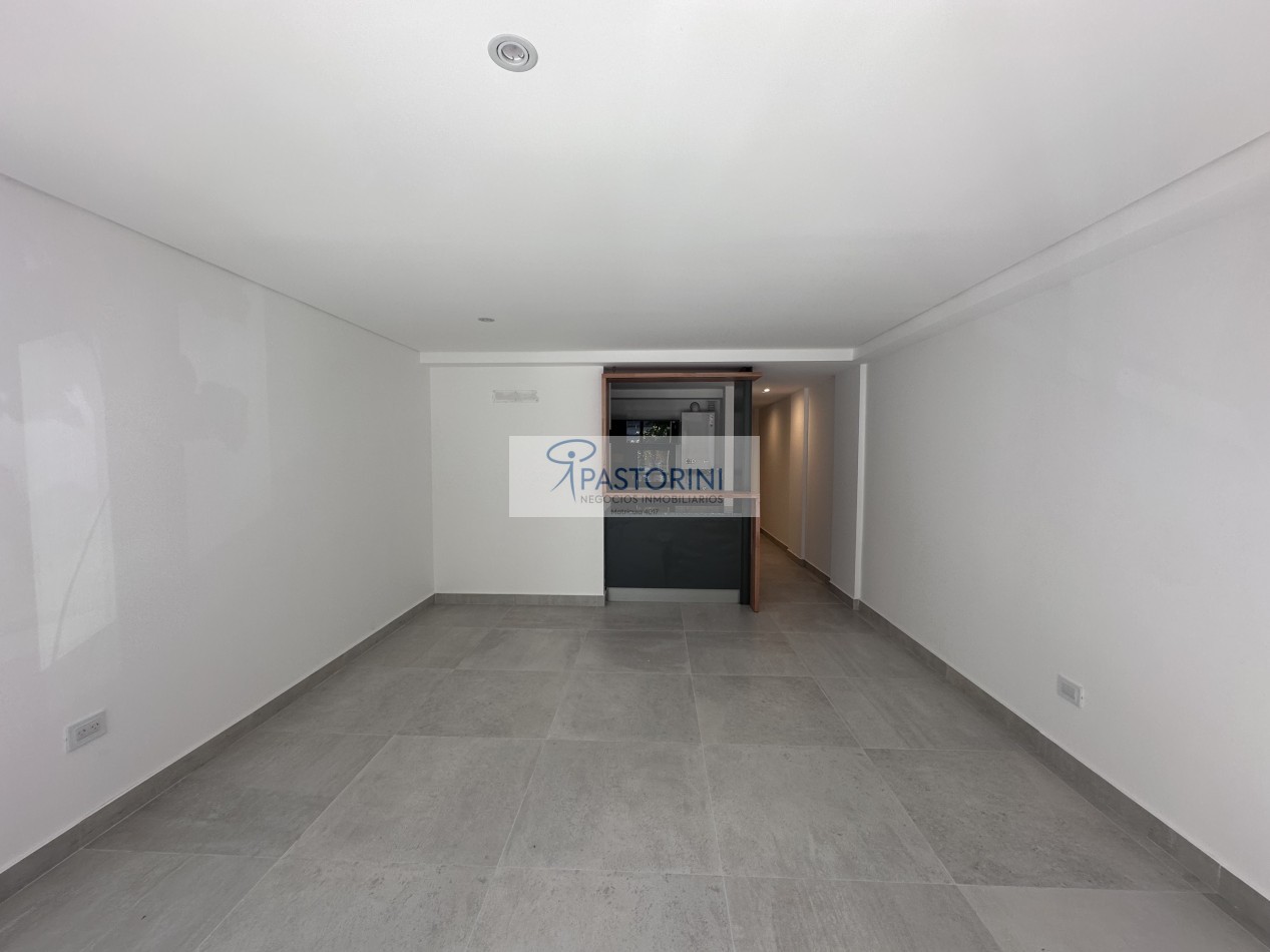 Vendemos Semipiso de 2 amb en Plaza Mitre con COCH y baulera