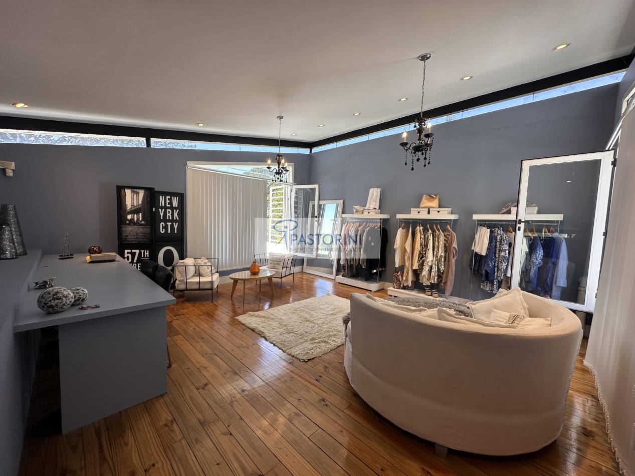 VENDEMOS ESPECTACULAR CASA EN SIERRAS DE LOS PADRES