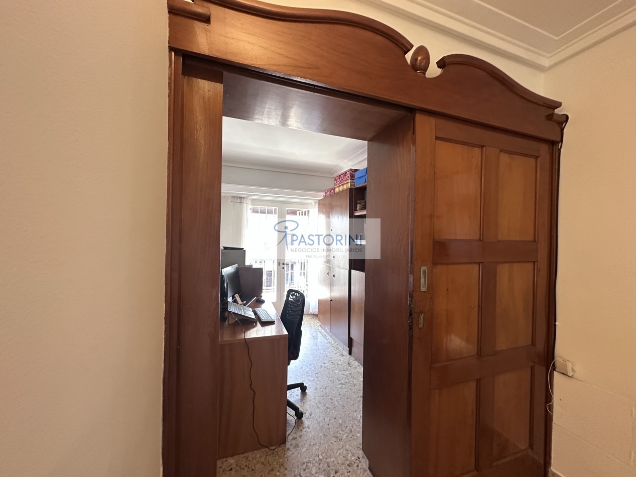 HERMOSA CASA EN BARRIO LA PERLA