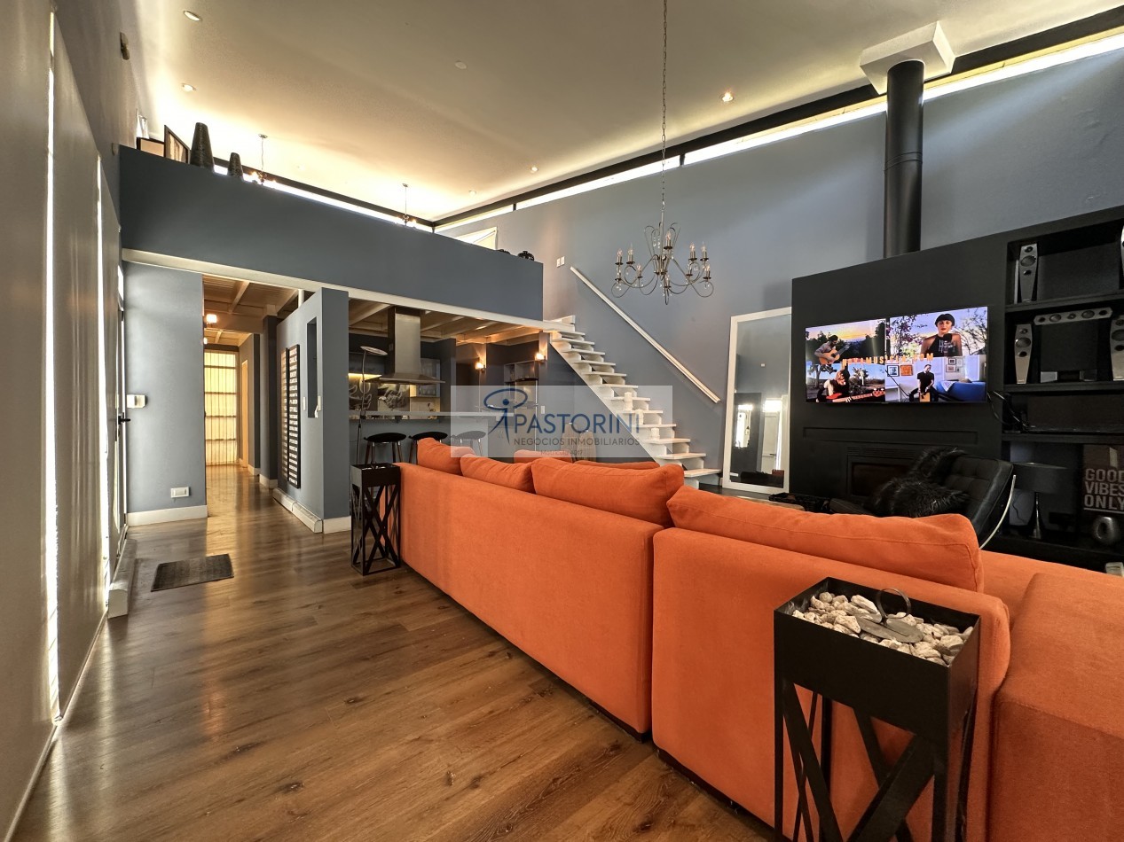 VENDEMOS ESPECTACULAR CASA EN SIERRAS DE LOS PADRES