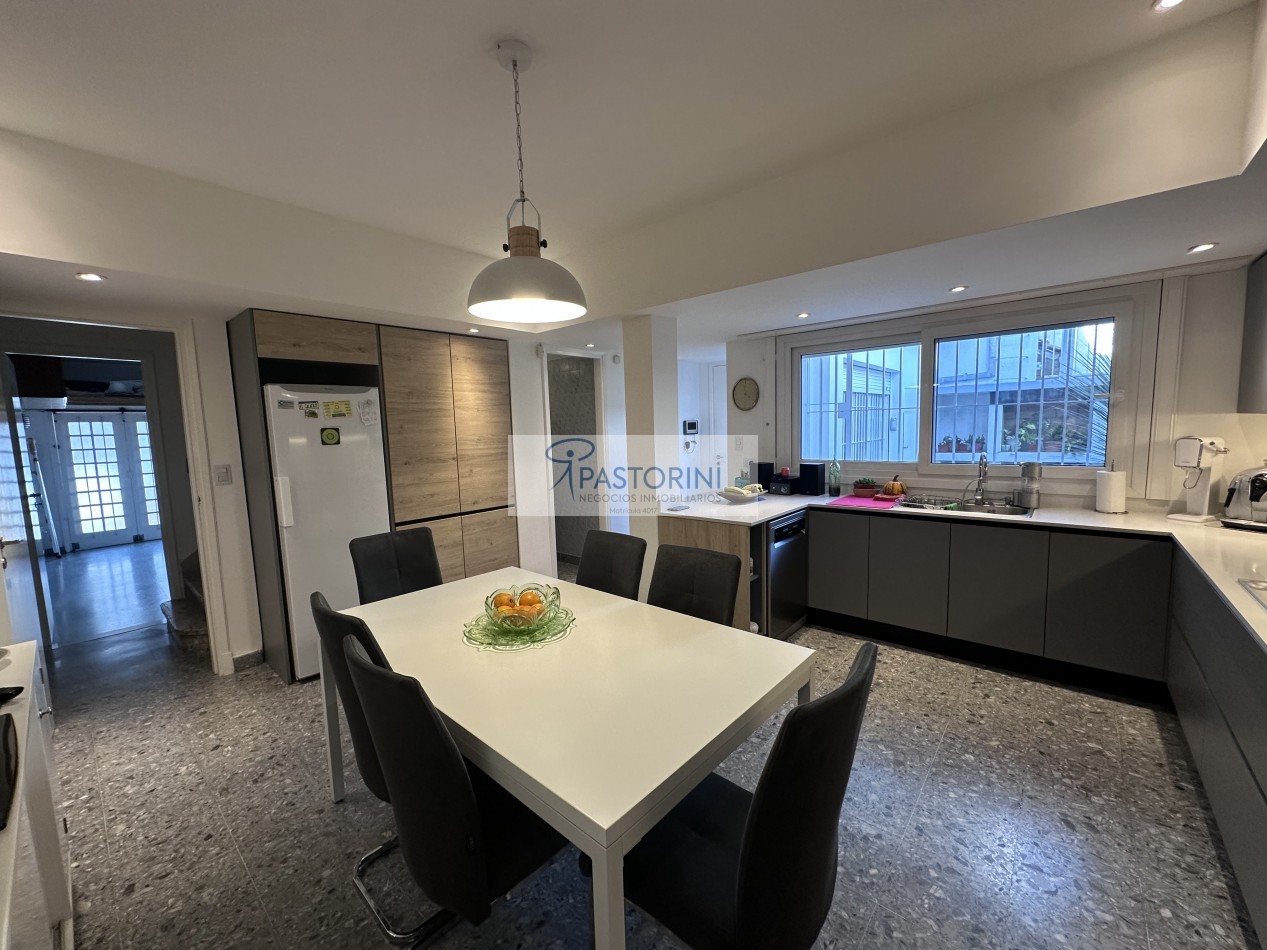 HERMOSA CASA EN BARRIO LA PERLA