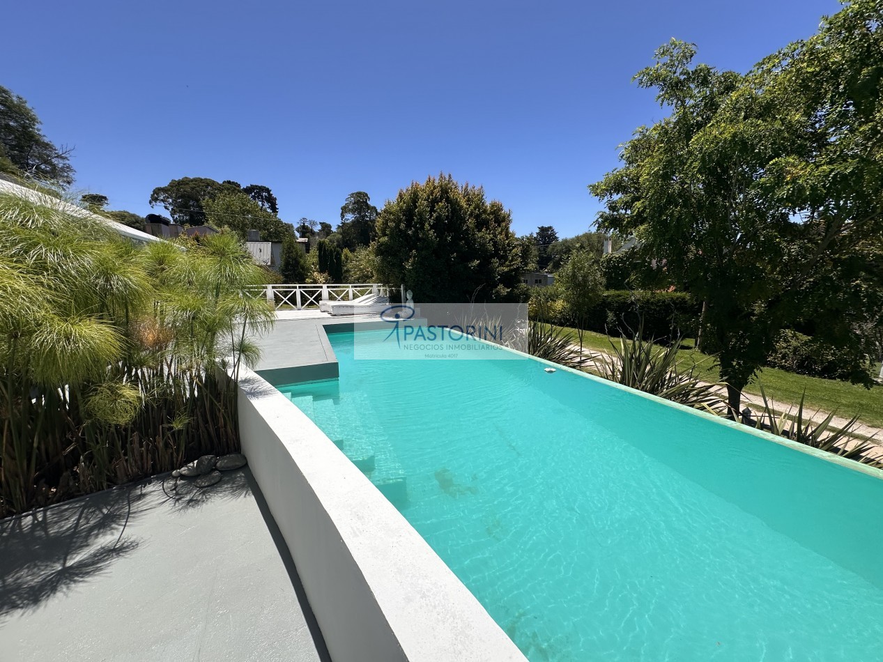 VENDEMOS ESPECTACULAR CASA EN SIERRAS DE LOS PADRES