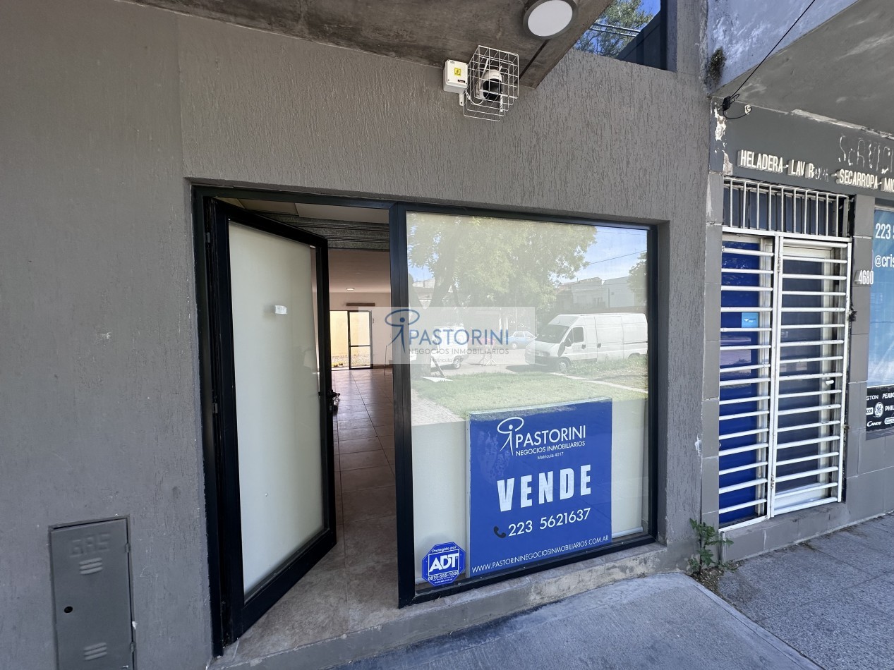 LOCAL impecable en VENTA sobre Av.Libertad