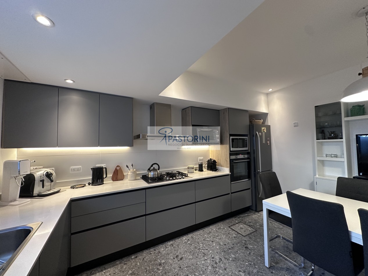 HERMOSA CASA EN BARRIO LA PERLA