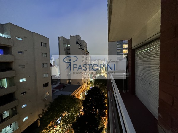 AMPLIO DPTO 3 AMB EN VENTA  + DEPENDENCIA en el CENTRO 