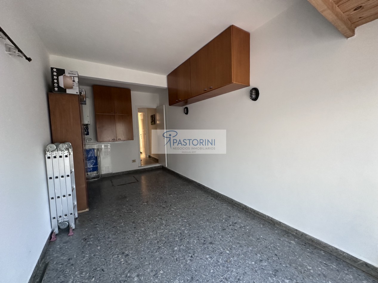 HERMOSA CASA EN BARRIO LA PERLA