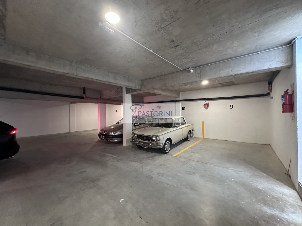 Vendemos Semipiso de 2 amb en Plaza Mitre con COCH y baulera
