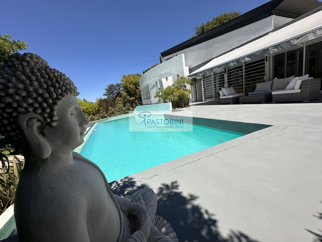 VENDEMOS ESPECTACULAR CASA EN SIERRAS DE LOS PADRES