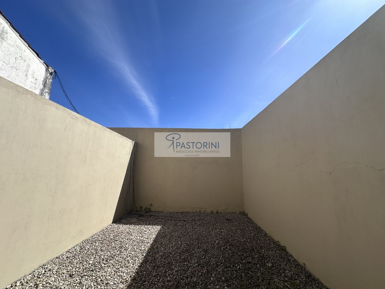 LOCAL impecable en VENTA sobre Av.Libertad