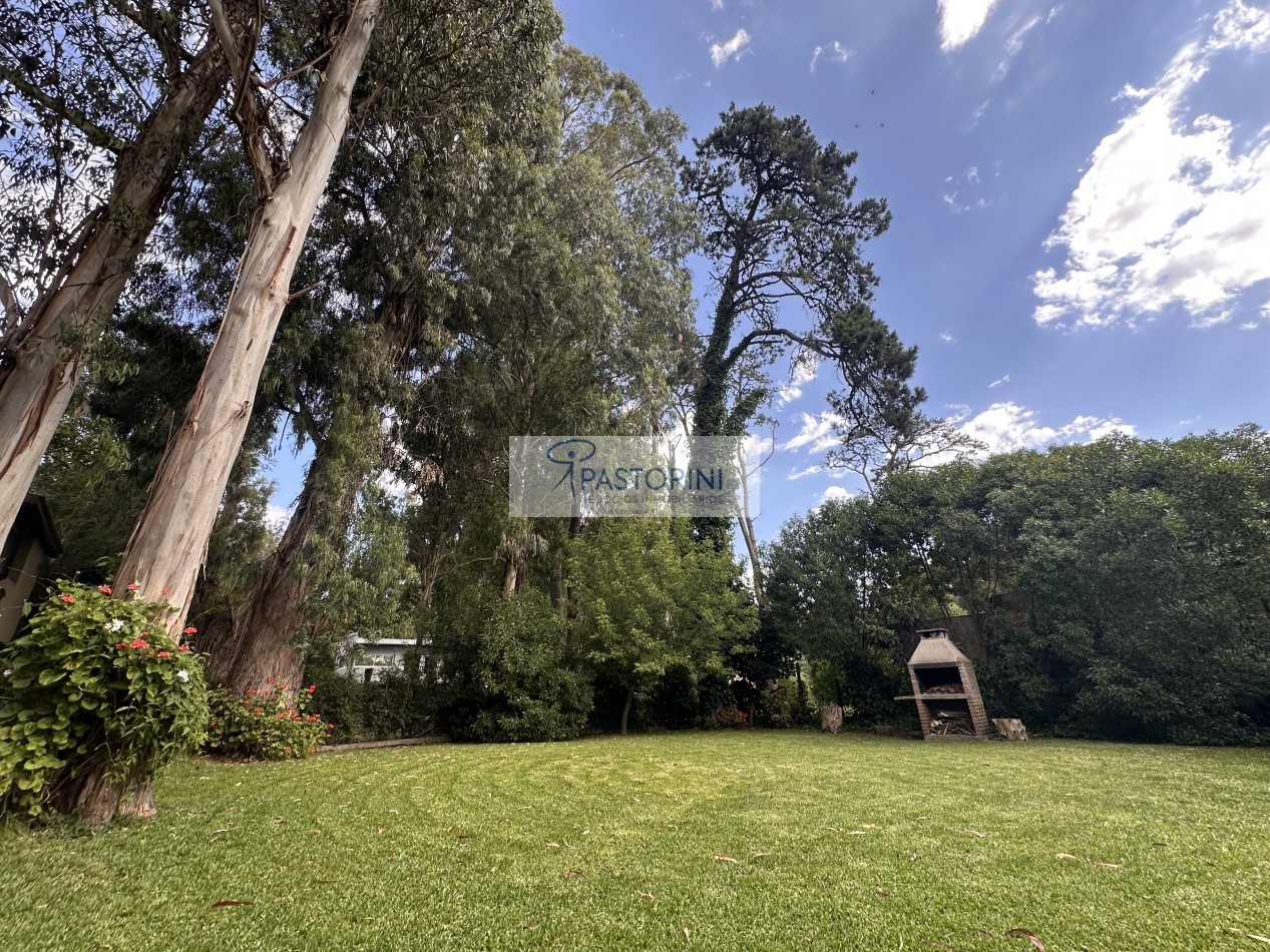 Vendemos hermosa casa en el Bosque Peralta Ramos 